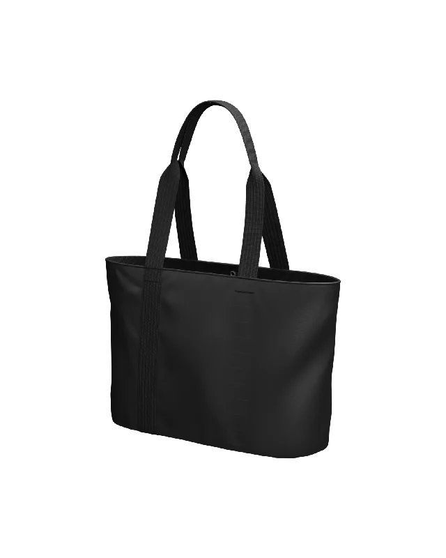 Essential Tote 16L Black Out